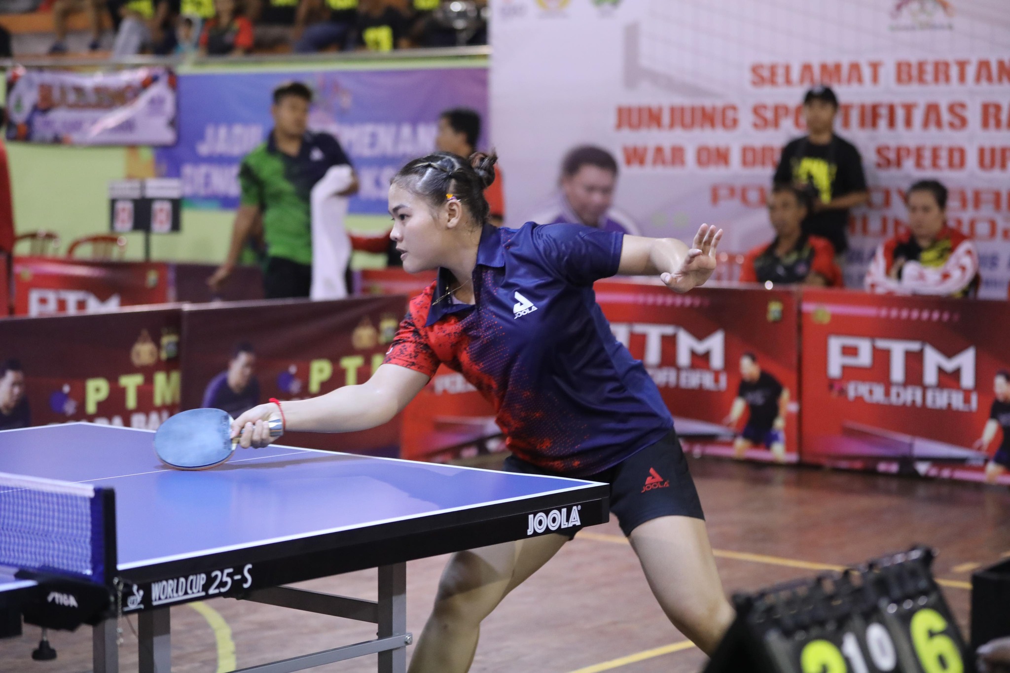 MENUJU SEA GAMES: Atlet tenis meja asal Buleleng, Made Sisca Pratiwi saat mengikuti kejuaraan tenis meja di Denpasar beberapa tahun lalu.