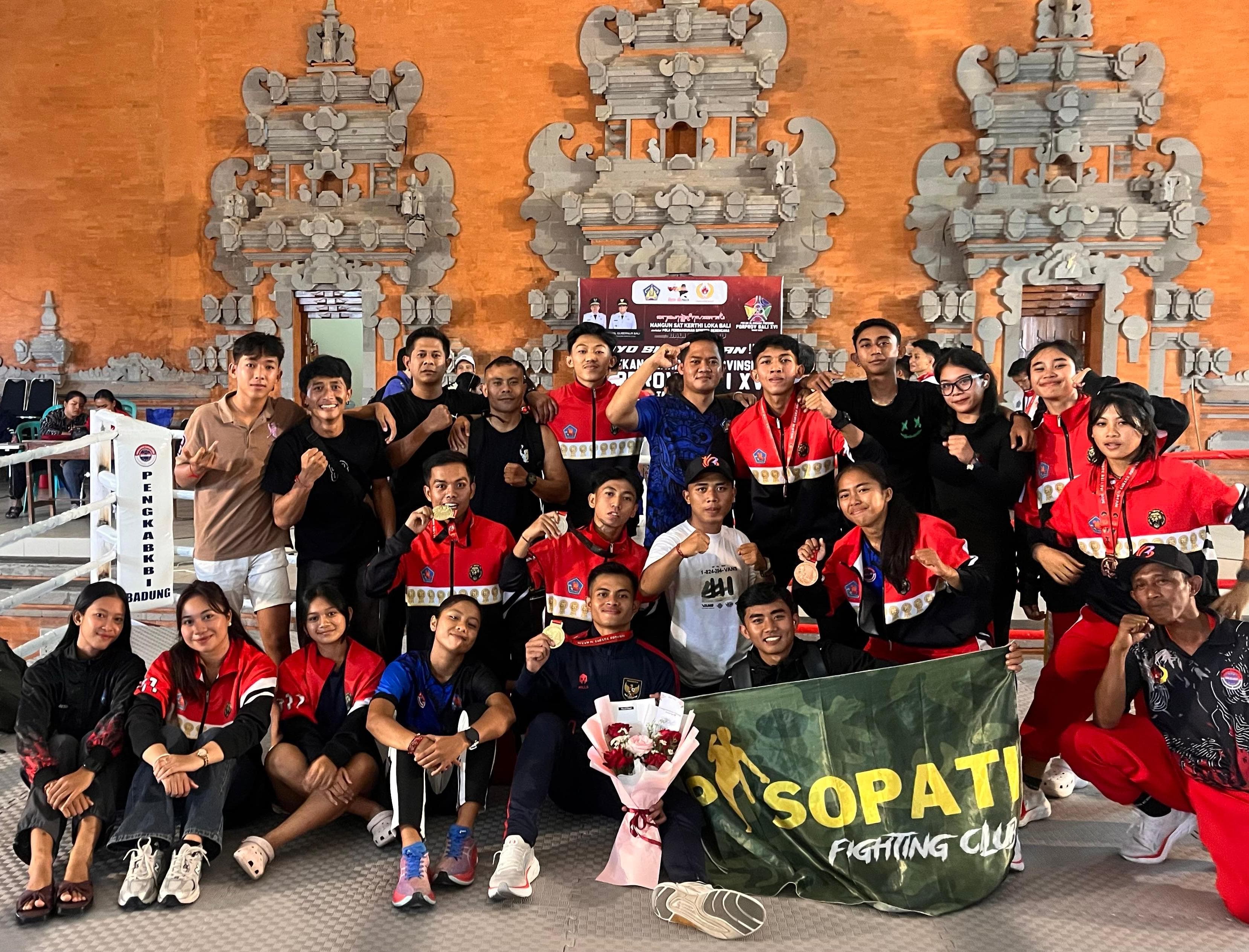 HARUS PUAS: Kontingen Kick Boxing Buleleng pada ajang Porprov Bali 2025.