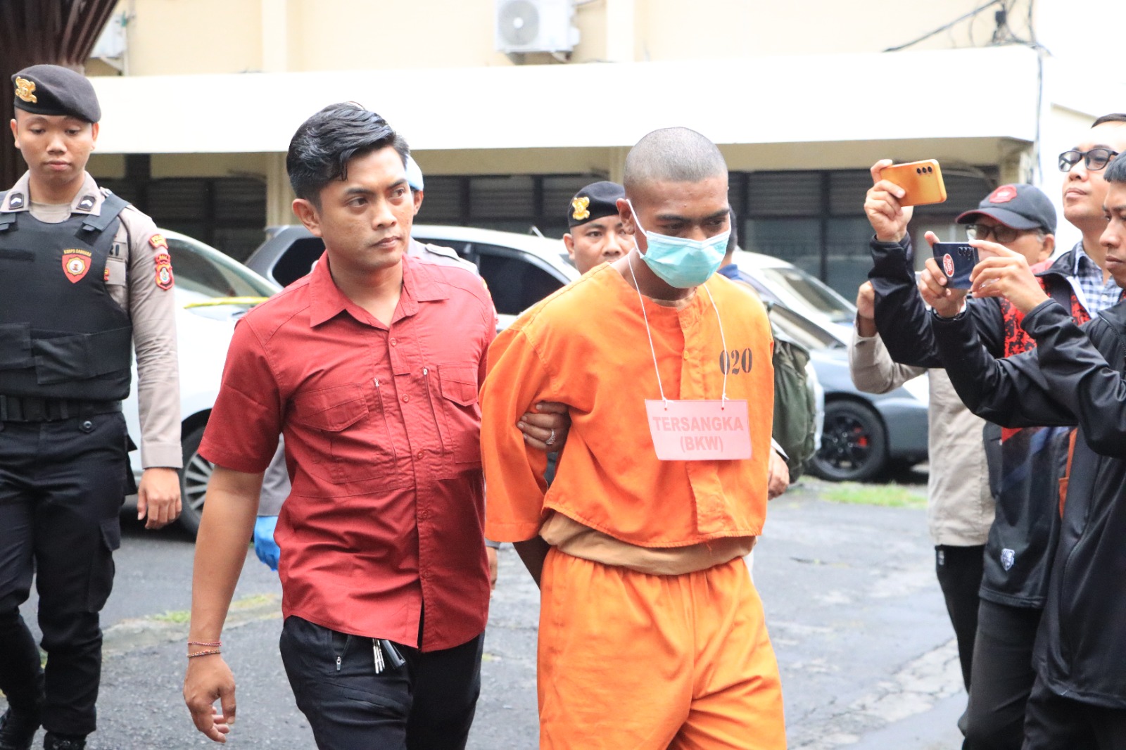 BEJAT: Buruh proyek berinisial BKW. Dia tega melakukan aksi kekerasan seksual terhadap seorang wisatawan di Nusa Penida.