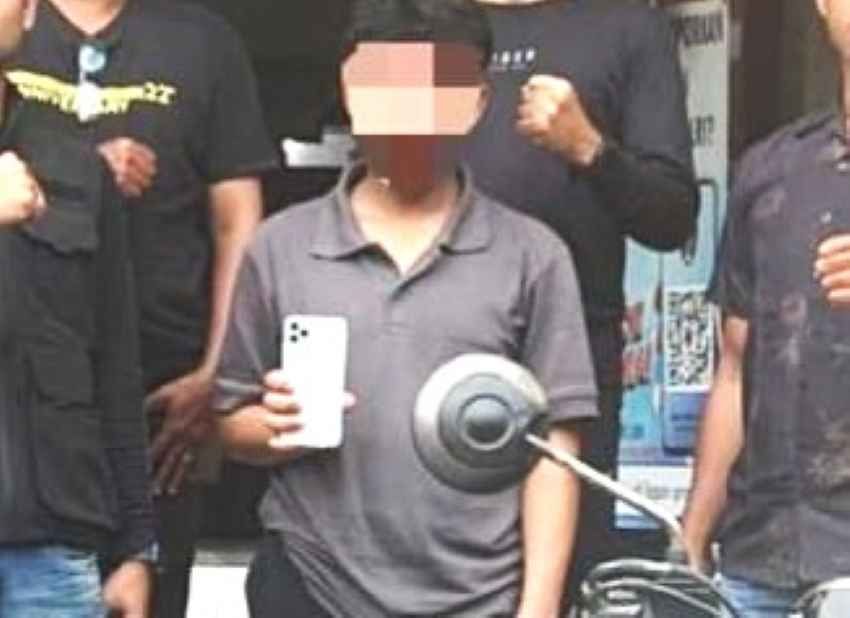 CURI UANG WISATAWAN: Seorang staf vila di Bali, Komang BY, nekat mencuri uang wisatawan asing demi punya iPhone.