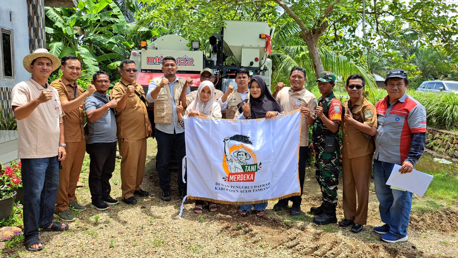 ALSINTAN: Petani di Aceh Tamiang mendapat bantuan alat dan mesin pertanian.