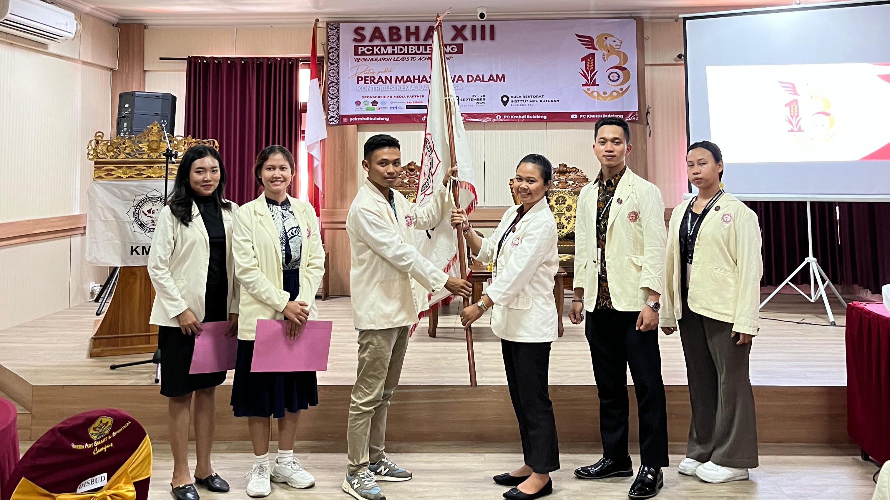 SABHA KMHDI: Suasana Sabha XIII KMHDI Buleleng di IAHN Mpu Kuturan.