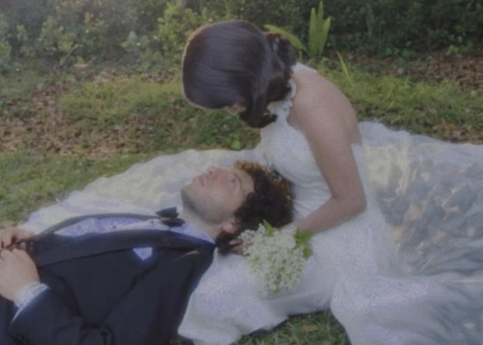 Selena Gomez menikah dengan Benny Blanco dalam upacara privat di Santa Barbara, California, Minggu (28/9/2025).