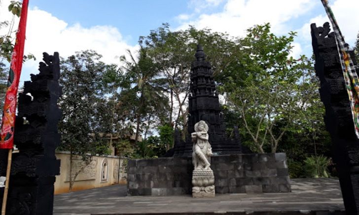 Destinasi wisata kampung Bali yang berada di Garut, Jawa Barat.