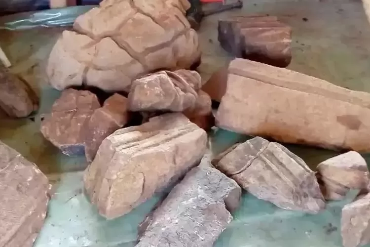 Sejumlah batu purbakala berukir ditemukan warga Kabupaten Garut