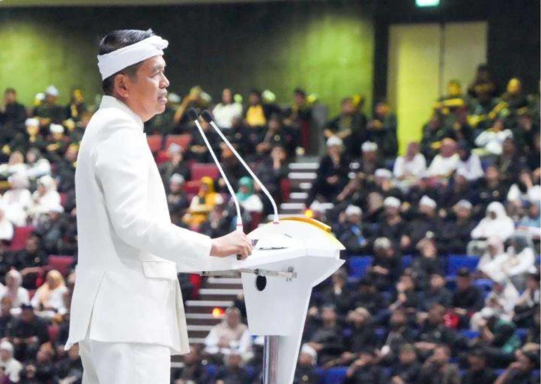 Dedi Mulyadi menyampaikan sambutan peluncuran Gerakan Rereongan Poe Ibu di Bandung.