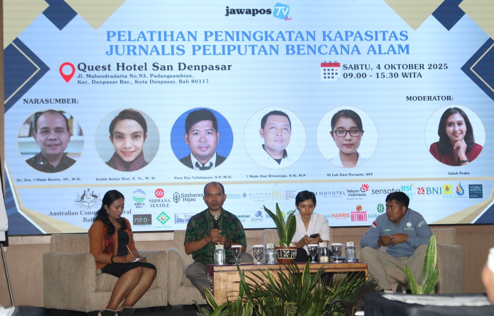 JURNALISME SOLUTIF: Pelatihan peningkatan kapasitas jurnalis di Bali dalam hal peliputan bencana alam.