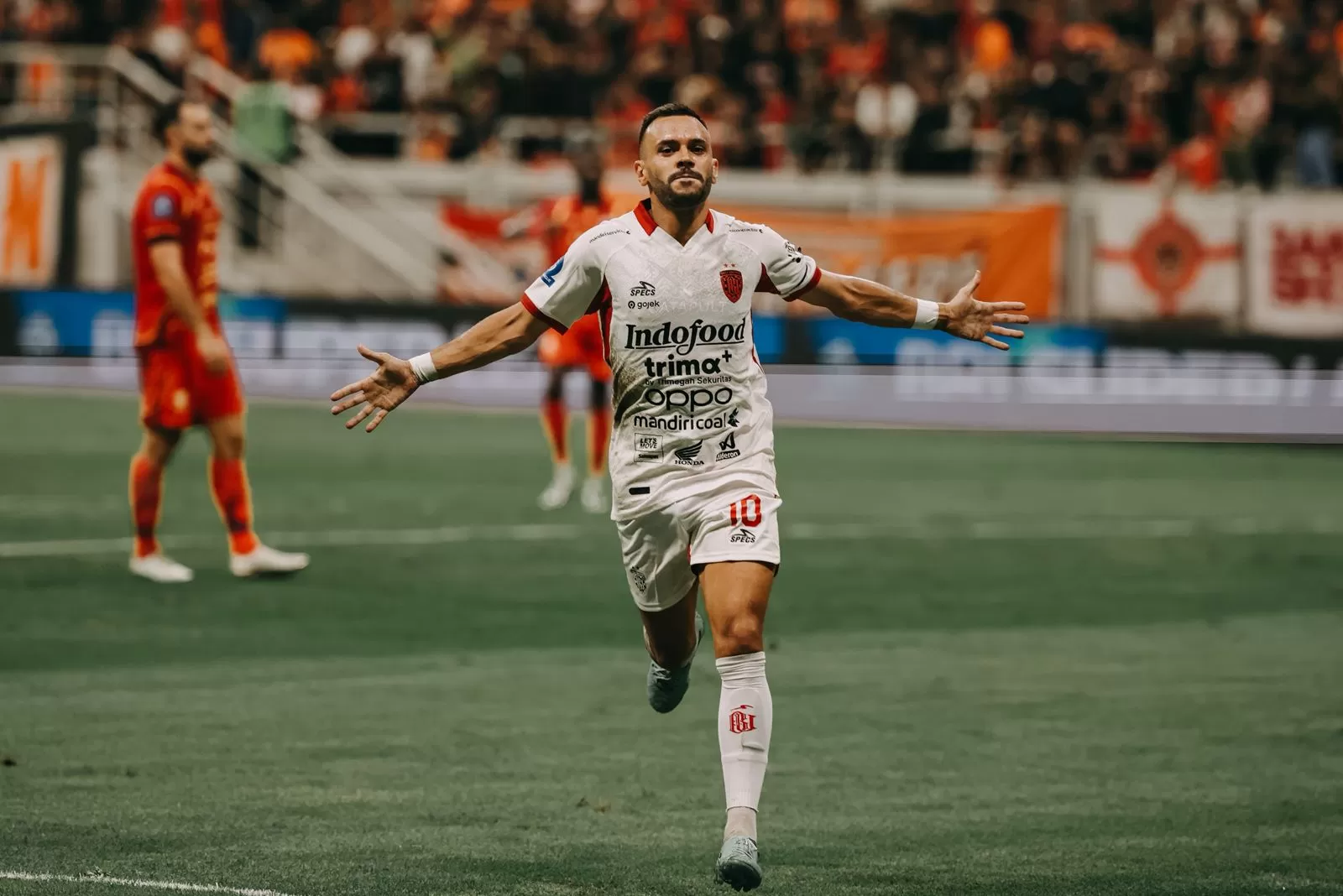 ABSEN: Pemain gelandang Bali United, Mirza Mustafic. Ia tidak bisa bergabung dengan tim karena cedera bahu.