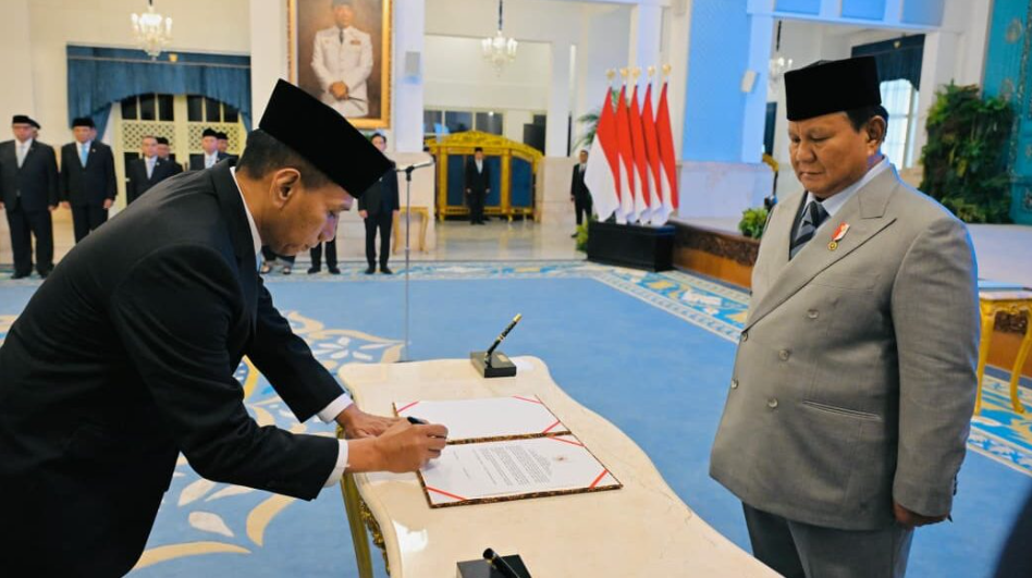 Presiden Republik Indonesia Prabowo Subianto secara resmi melantik dua wakil menteri Kabinet Merah Putih dan dua asisten khusus presiden di Istana Negara, Jakarta, pada Rabu (8/10/2025).