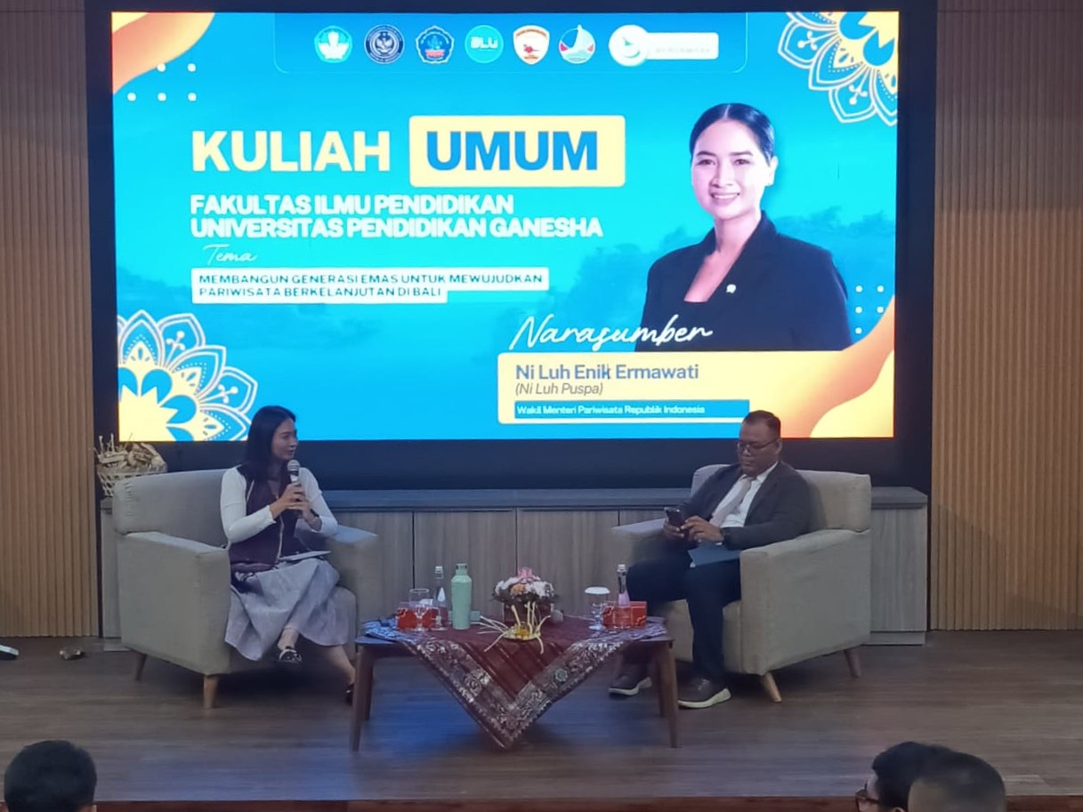 KULIAH UMUM: Wakil Menteri Pariwisata, Ni Luh Enik Ermawati atau akrab disapa Ni Luh Puspa saat memberikan kuliah umum di Undiksha.
