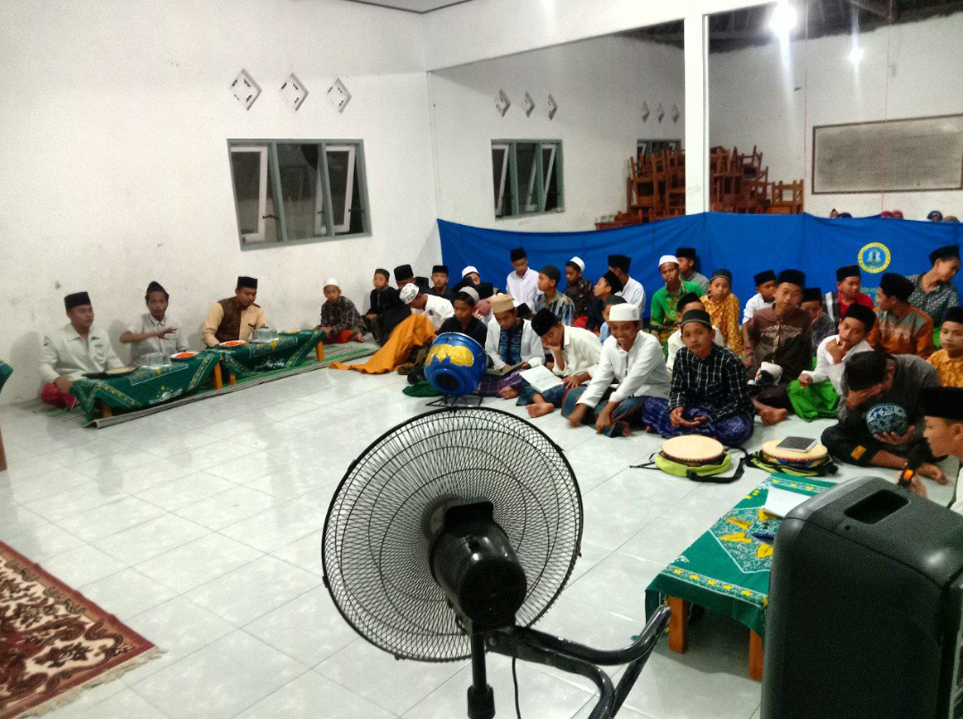 BELAJAR: Salah satu kegiatan di Pondok Pesantren Nurul Jadid, Desa Pemuteran, Buleleng, Bali.