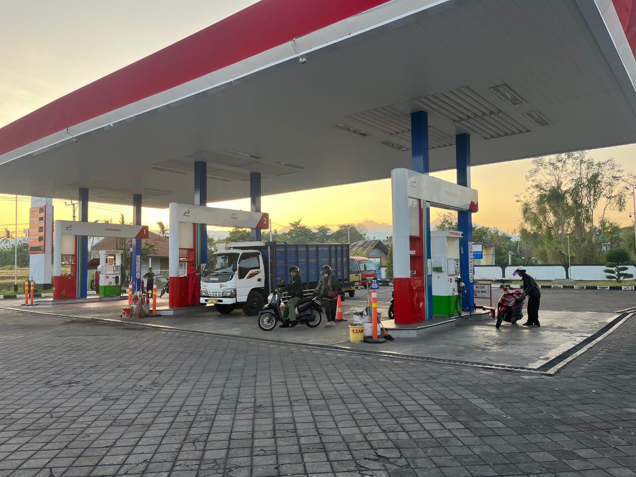 Suasana di salah satu SPBU yang ada di Bali.