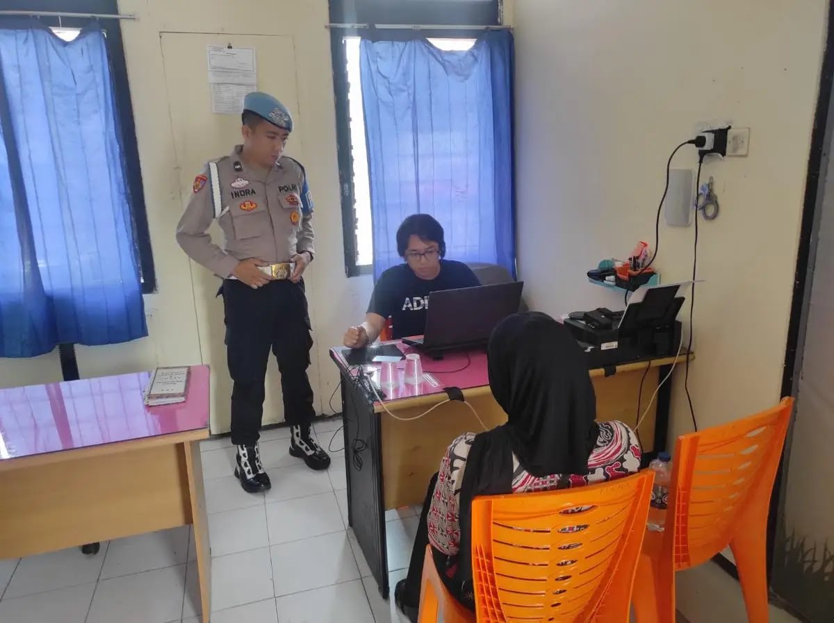 Tersangka Windi menjalani pemeriksaan oleh Penyidik Polsek Panjang, Polresta Bandar Lampung.