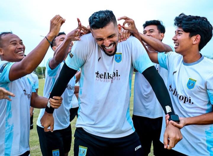 Para pemain Persela Lamongan saat latihan jelang laga melawan PSS Sleman.