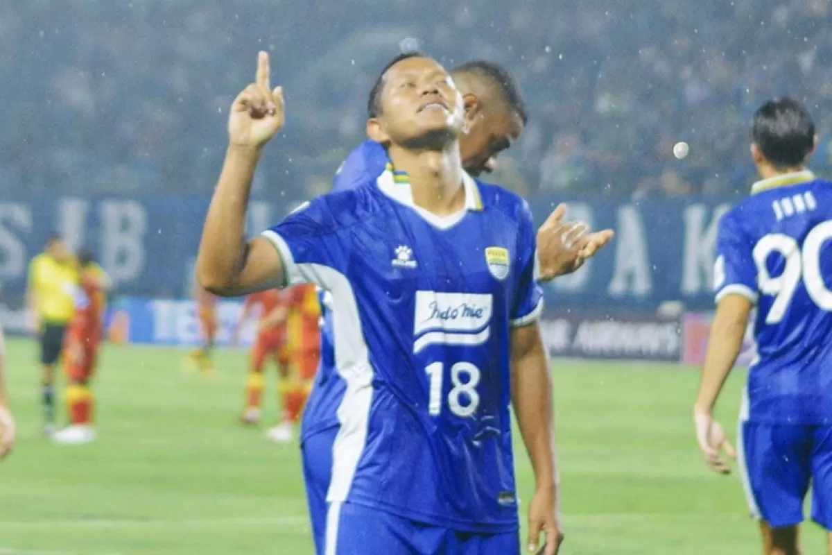 Selebrasi Adam Alis setelah cetak gol untuk Persib Bandung kalahkan Selangor FC.
