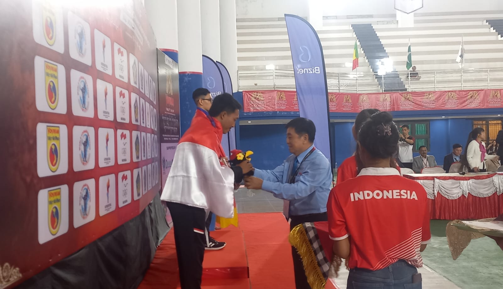 RAIH MEDALI: Atlet vovinam I Gusti Agung Ngurah Suardyana berhasil meraih medali perak pada kategori seni nomor Long Ho Quyen.