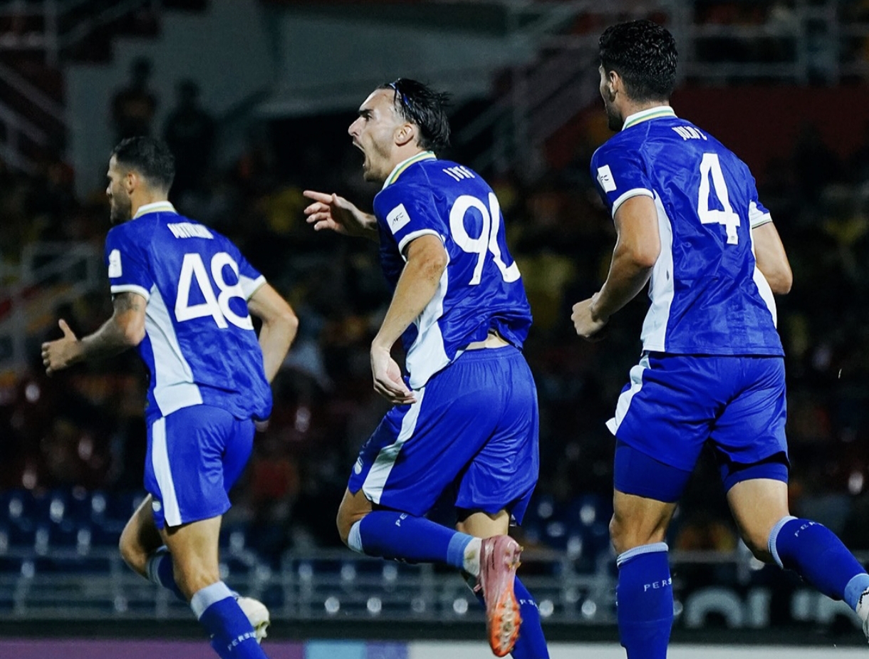 Tertinggal 2-0 dari Selangor FC di babak pertama, Dwigol Adam Alis Kunci Comeback Persib Bandung dan Amankan Puncak Klasemen Grup G.