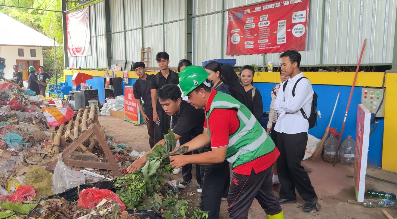 KELOLA SAMPAH: Suasana di TPS3R Desa Panji, Kabupaten Buleleng, Bali.