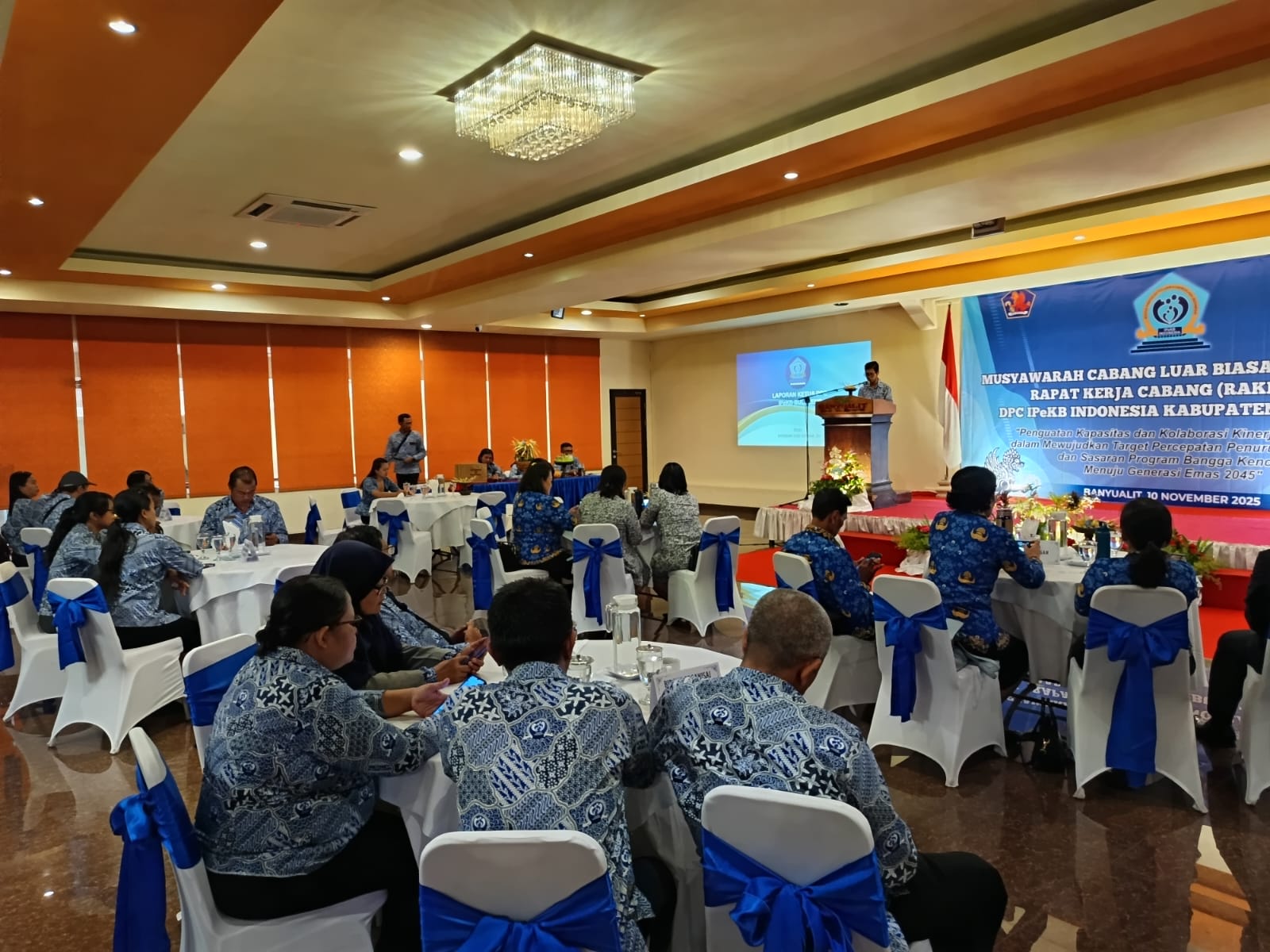 KELUARGA BERENCANA: Suasana muscablub Ikatan Penyuluh Keluarga Berencana di Hotel Banyualit, Lovina. Buleleng kini krisis penyuluh KB.