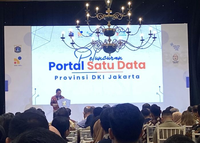 Gubernur DKI Jakarta Pramono Anung saat meresmikan Portal Satu Data Jakarta di Gedung AA Maramis, Jakarta Pusat, Selasa (11/11/2025).