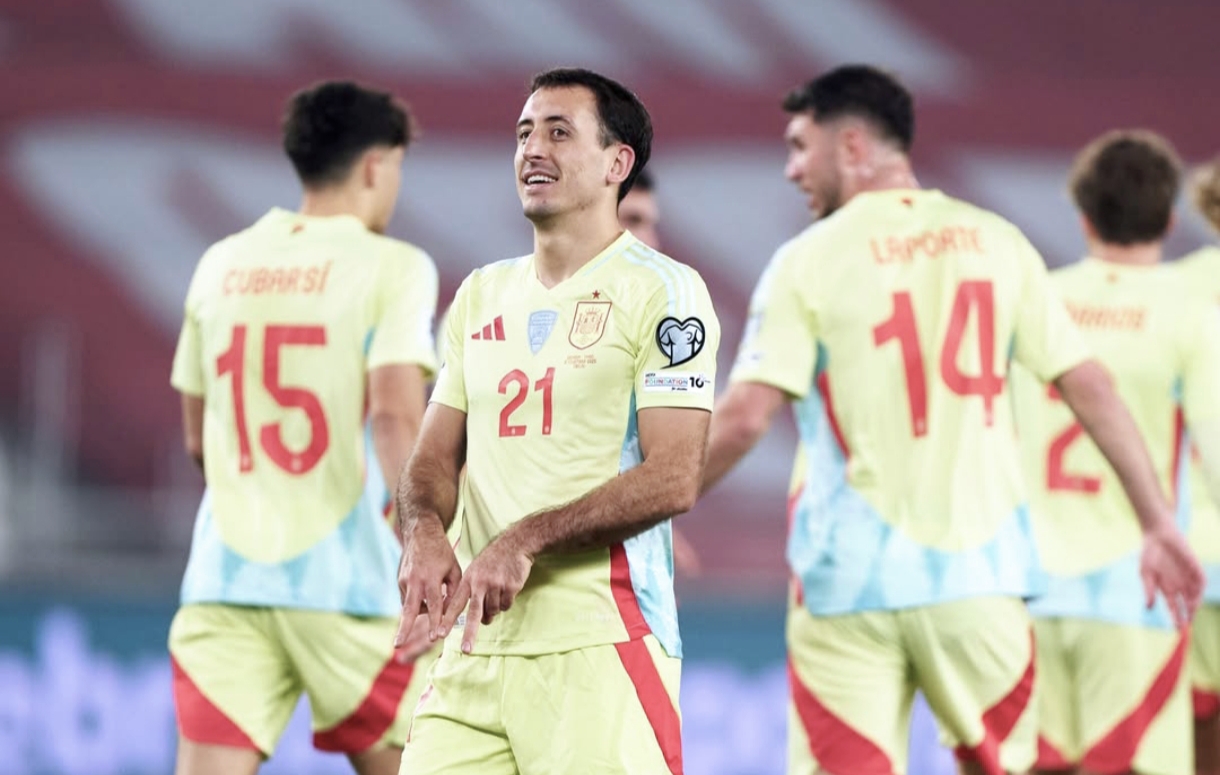 Pemain Timnas Spanyol, Mikel Oyarzabal melakukan selebrasi usai cetak gol ke gawang Georgia dalam lanjutan Kualifikasi Piala Dunia 2026 Zona Eropa.