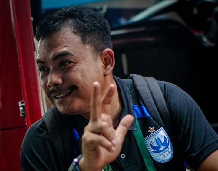 Coach Ega Raka Ghalih saat masih jadi pelatih PSIS Semarang.