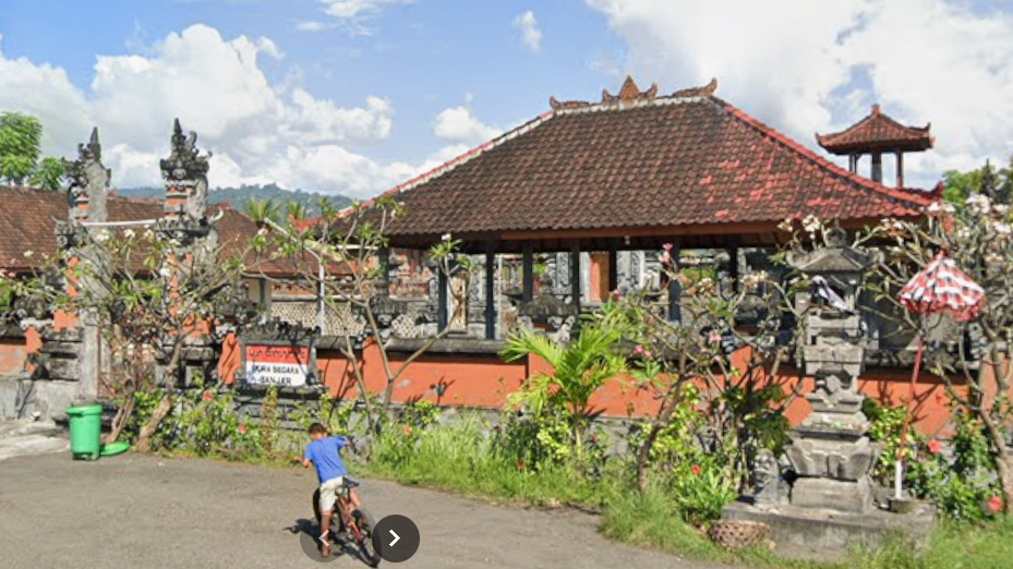 TUAI POLEMIK: Kondisi di Pura Segara Banjar.