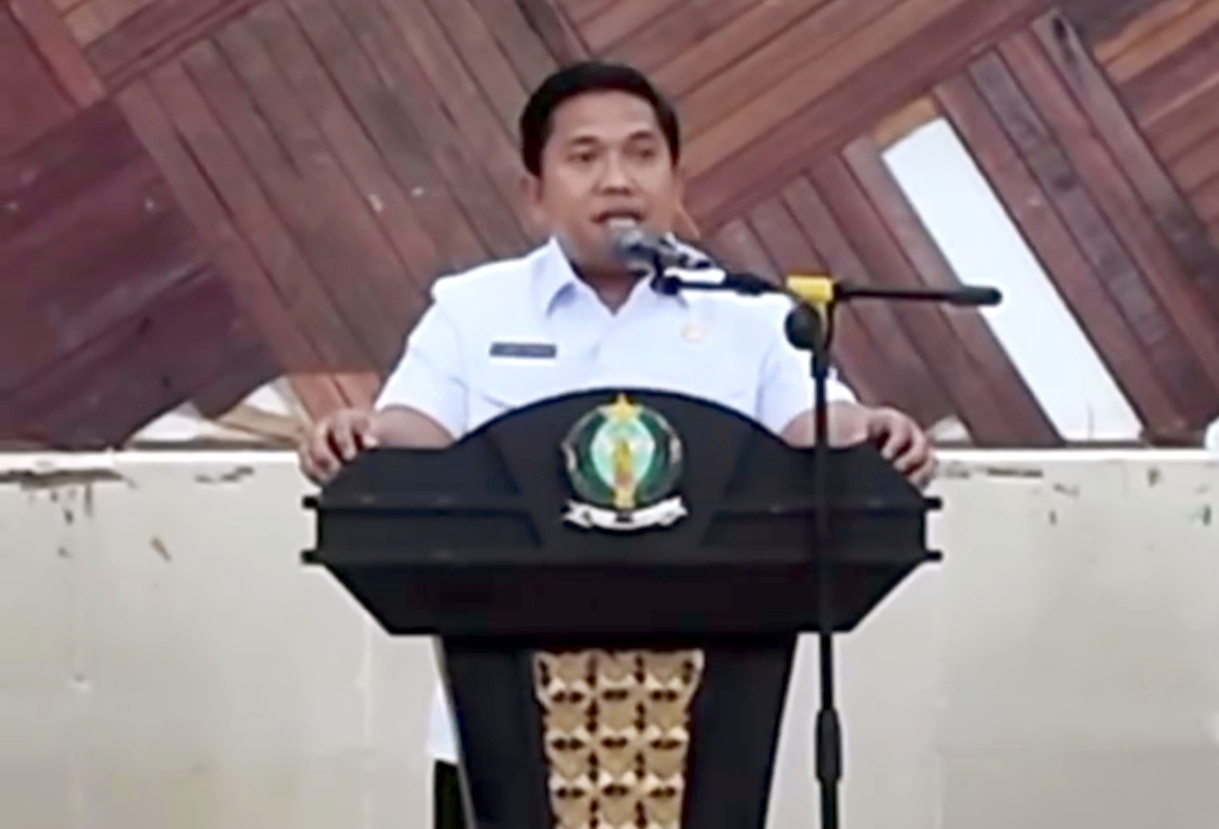 Walikota Sibolga, Akhmad Syukri Nazri Penarik sempat hilang kontak selama empat hari akibat terjebak bencana banjir dan longsor.