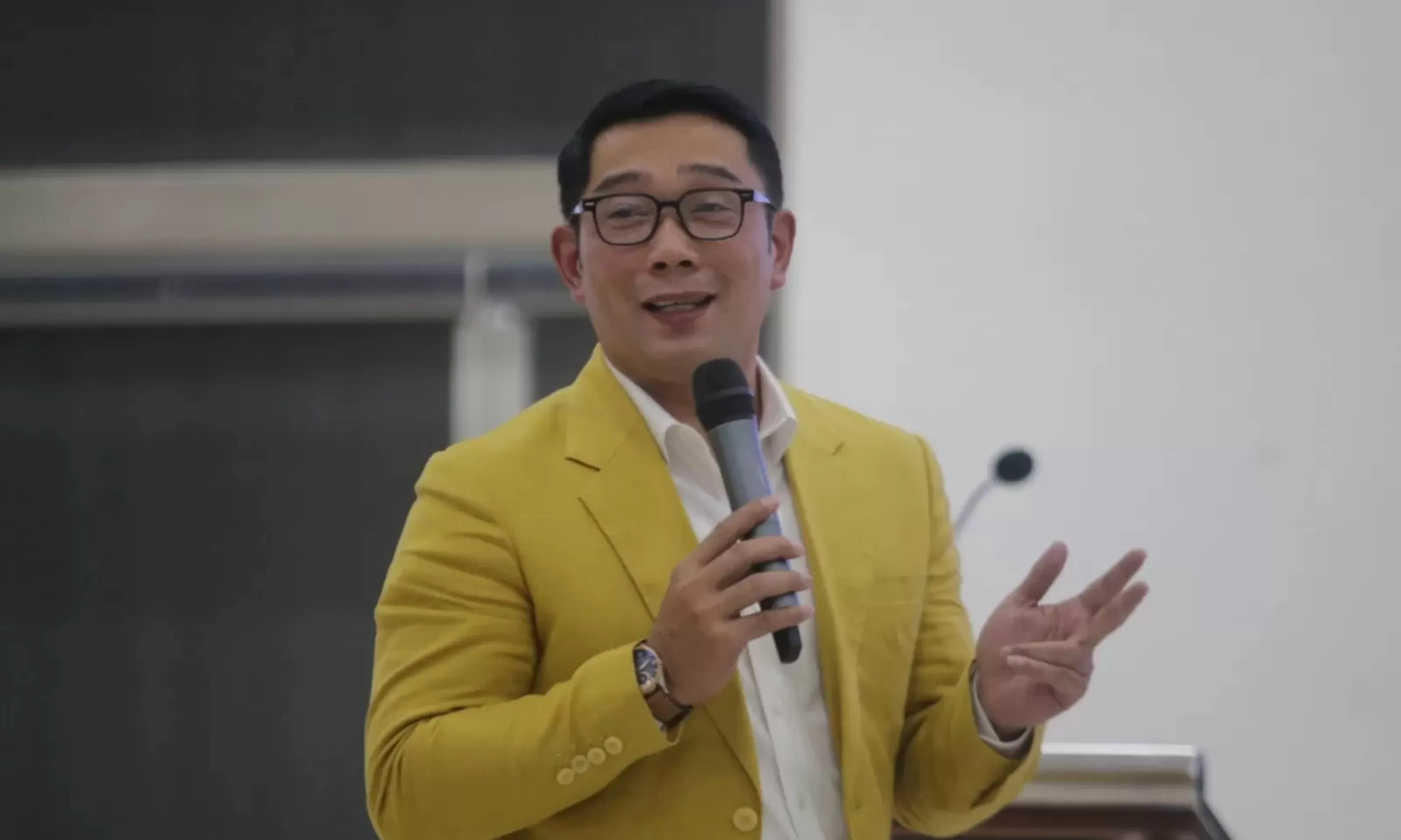 KPK memanggil Ridwan Kamil sebagai saksi kasus dugaan korupsi pengadaan iklan di Bank Jabar Banten (BJB).