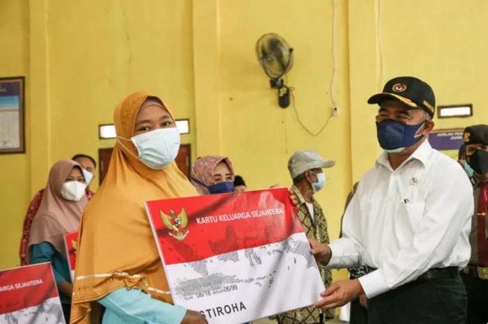 Ilustrasi Peserta Penerima Kartu Keluarga Sejahtera.
