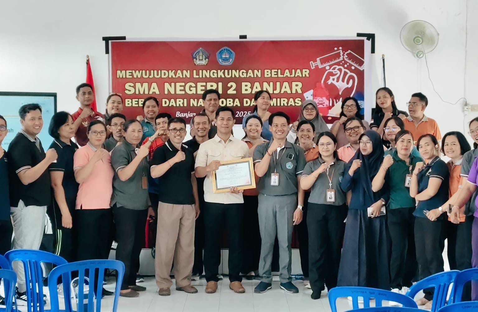 WUJUDKAN SEKOLAH BEBAS NARKOBA: Suasana setelah Workshop Deteksi Dini narkoba di SMAN 2 Banjar.