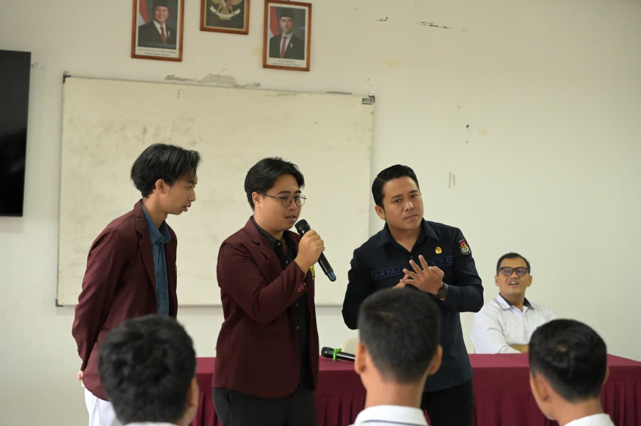 PENDIDIKAN PEMILIH: Pendidikan pemilih kepada mahasiswa Institut Mpu Kuturan.