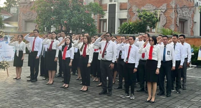 BELA NEGARA: Apel bela negara yang diikuti oleh insan BRILian di BRI Branch Office Singaraja.