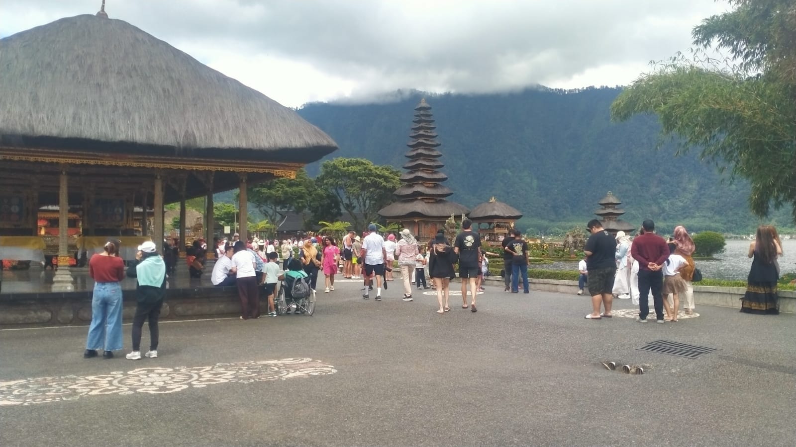 SEPI: Suasana lengang di objek wisata Ulun Danu Beratan, Kabupaten Tabanan, Bali.