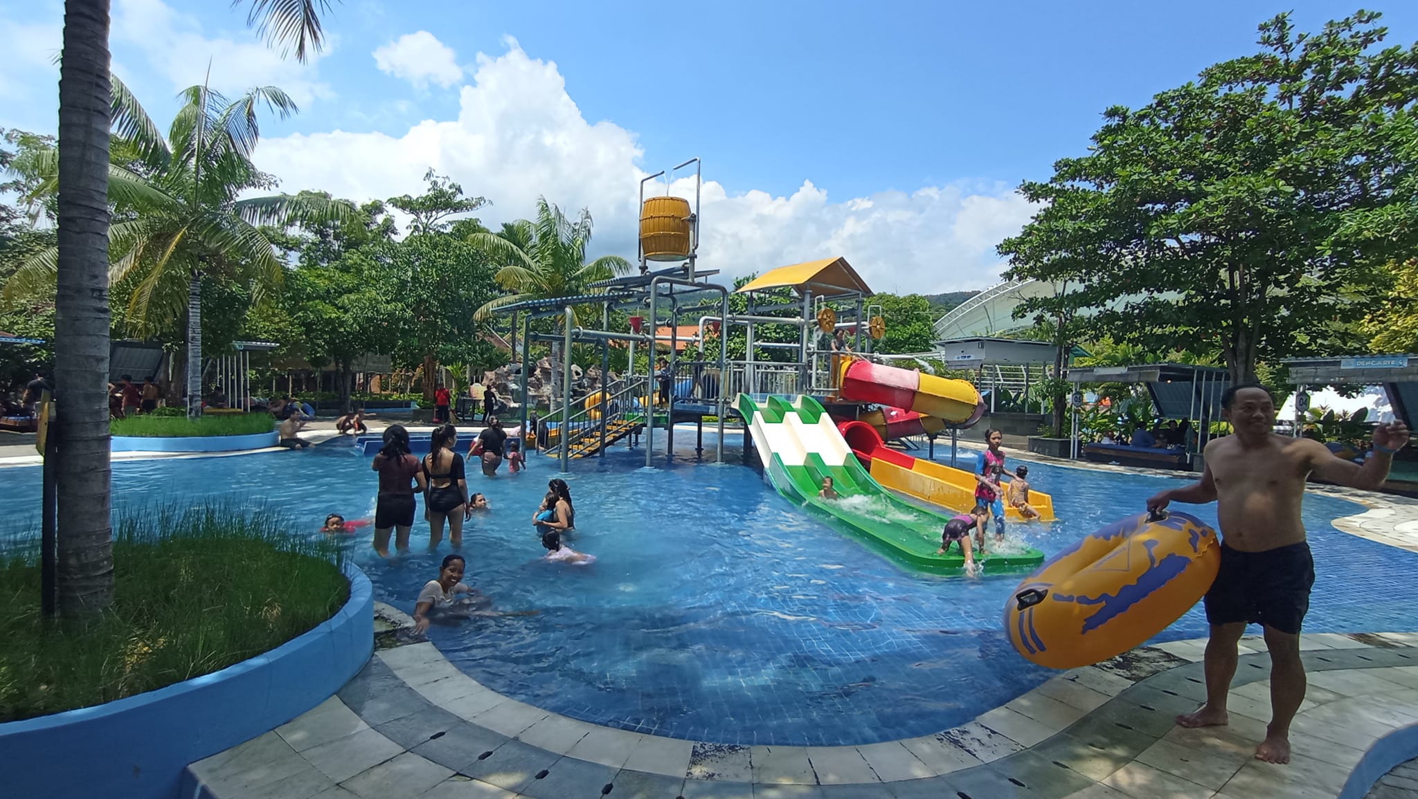 PRIMADONA: Suasana di Krisna Waterpark Buleleng. Destinasi ini menjadi salah satu destinasi favorit wisatawan domestik.