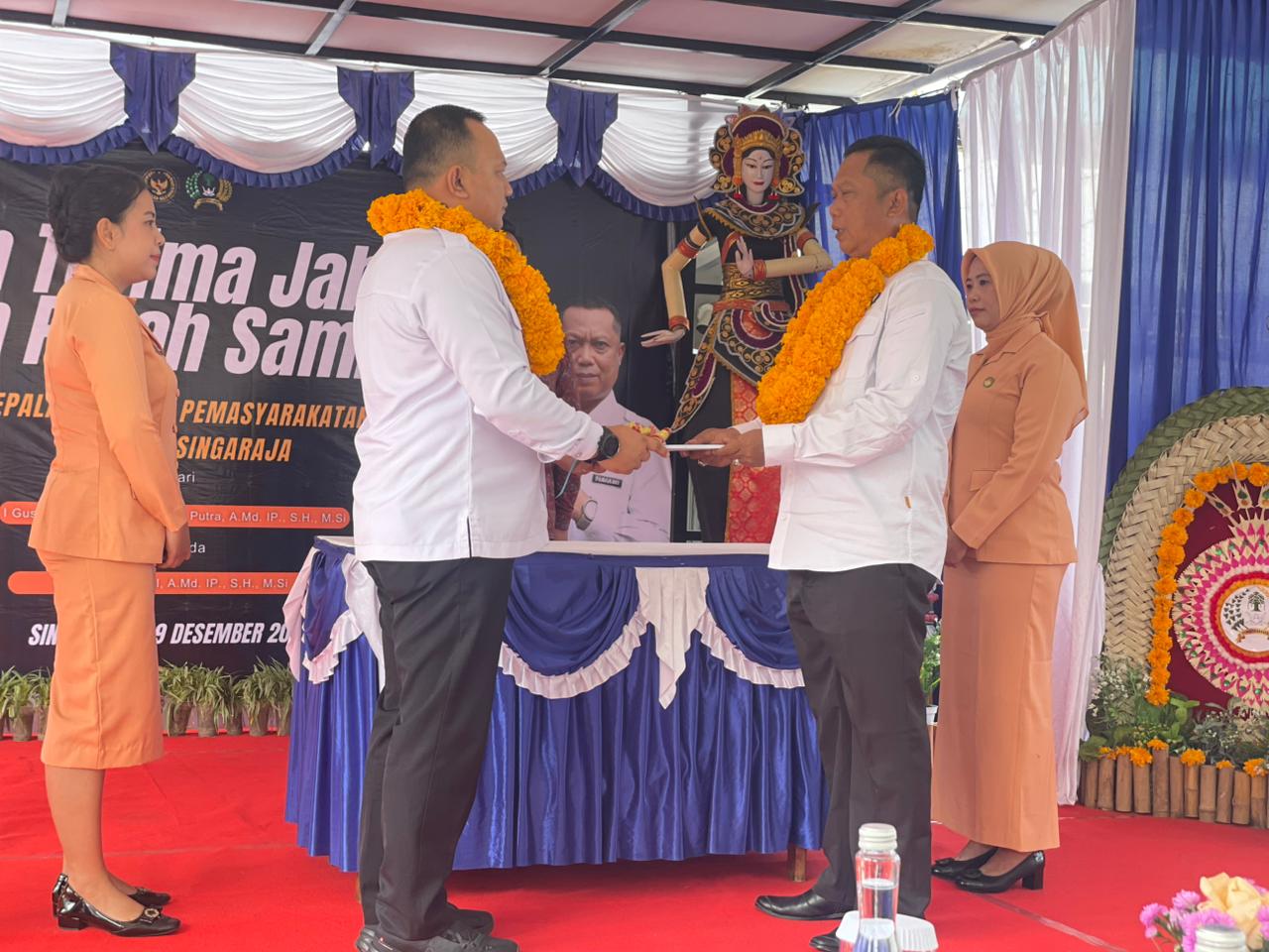 SERAH TERIMA: Suasana serah terima memori jabatan di Aula Lapas Singaraja, Senin (29/12/2025).