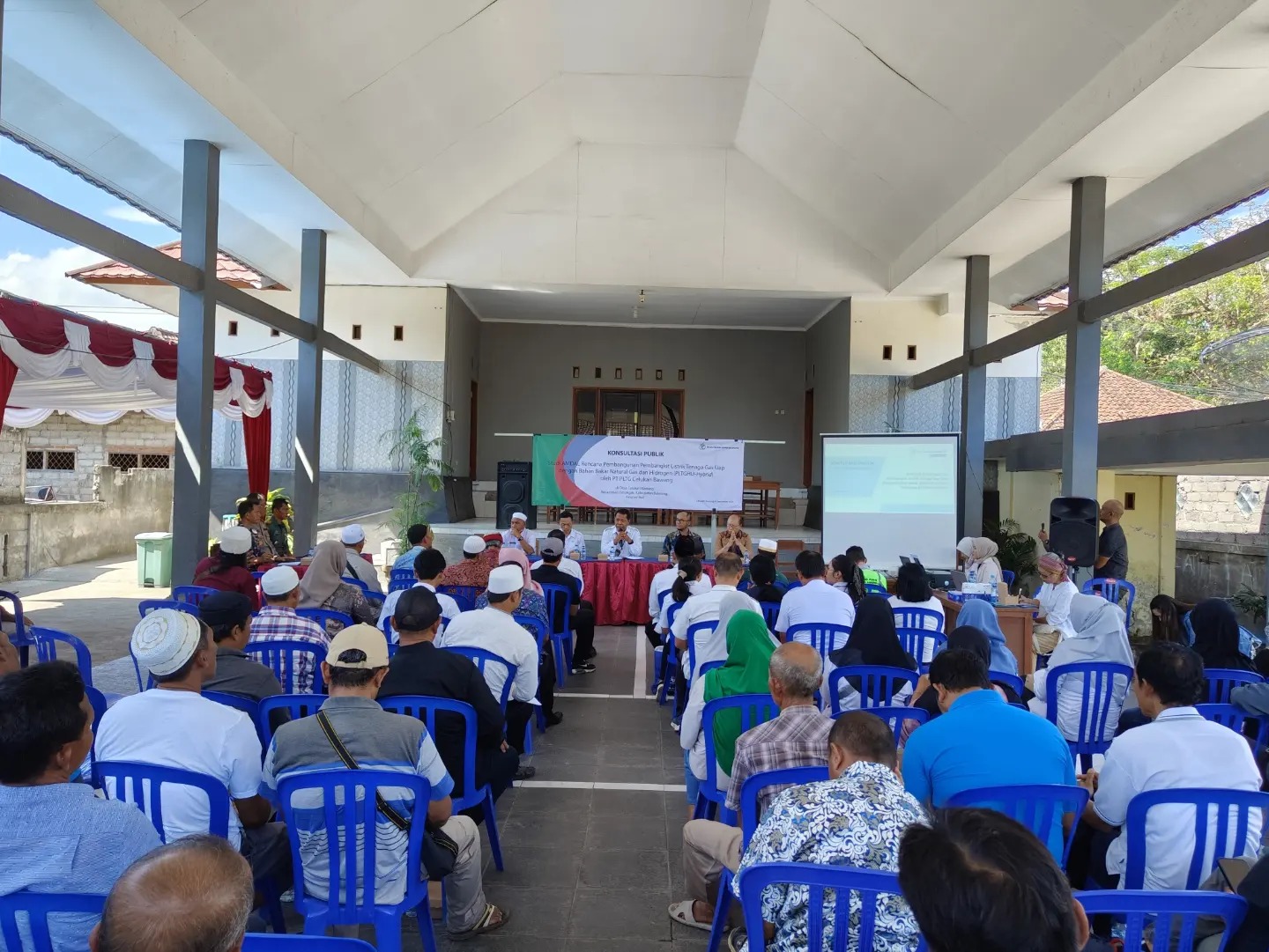 SOSIALISASI: Suasana sosialisasi amdal pembangunan PLTG Celukan Bawang di Kantor Kepala Desa Celukan Bawang pada 4 September 2024.
