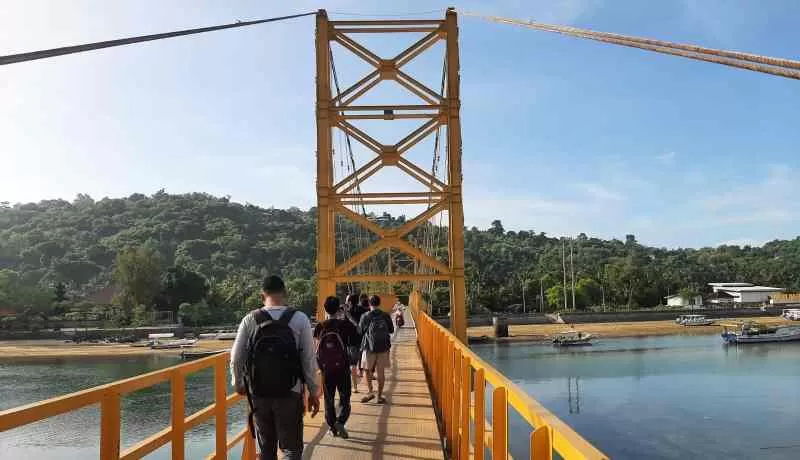 JEMBATAN KUNING: Kondisi jembatan kuning yang menghubungkan Nusa Lembongan dan Nusa Ceningan.