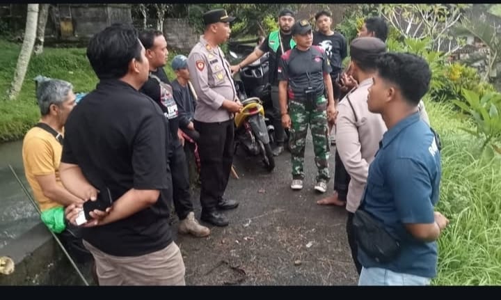 ORANG HILANG: Aparat kepolisian, BPBD, TNI, bersama warga mencari wanita yang dilaporkan hilang di Tabanan.