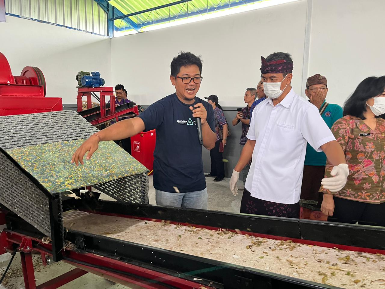 PILAH SAMPAH: Mesin pemilah sampah plastik yang ada di TPS3R Anturan.