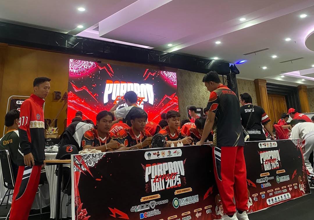 TATAP PORPROV: Atlet esport Buleleng saat menghadapi ajang Porprov Bali 2025 lalu.