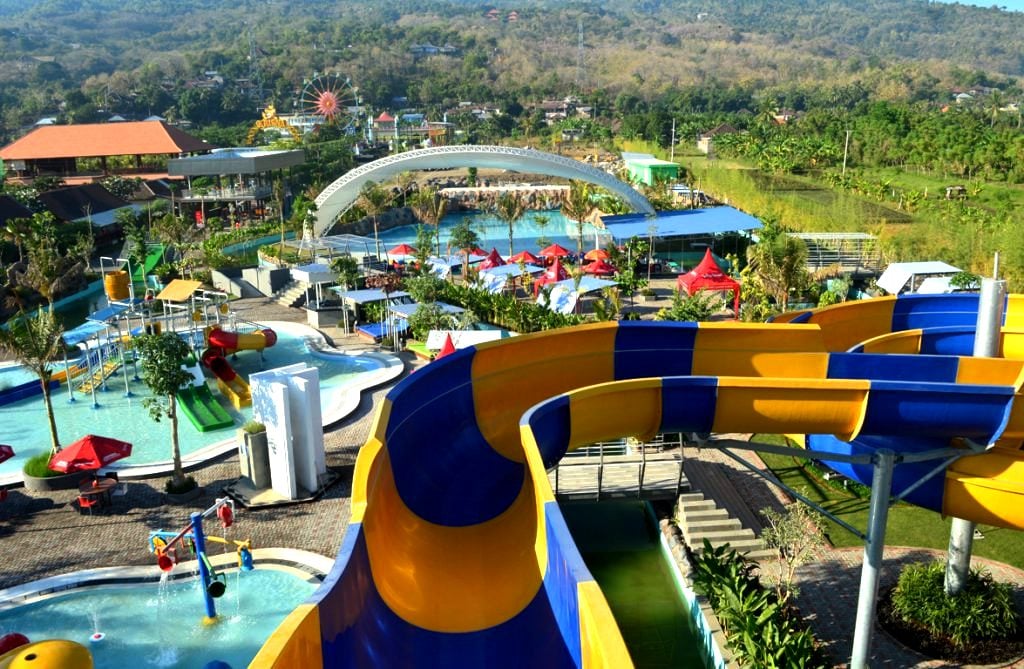 ATRAKSI WISATA: Suasana di Krisna Waterpark Buleleng.