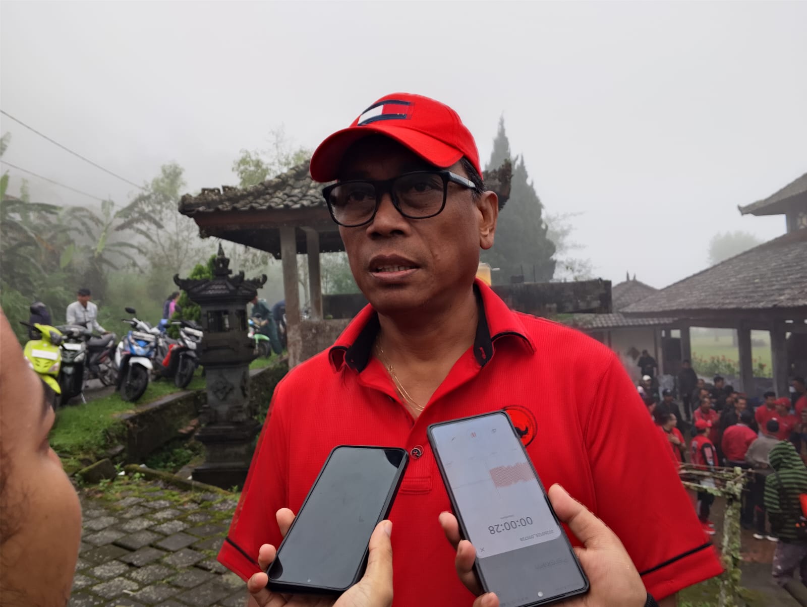 BICARA BANJIR: Anggota Komisi VIII DPR RI, Ketut Kariyasa Adnyana.