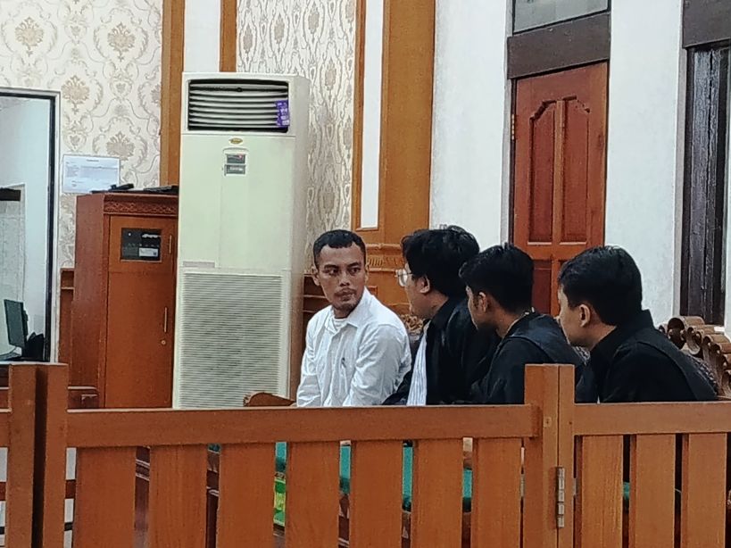 HUKUMAN BERAT: Terdakwa Galuh Widyasmoro, driver taksi online yang nekat membunuh kekasihnya. Dia dihukum selama 19,5 tahun penjara.