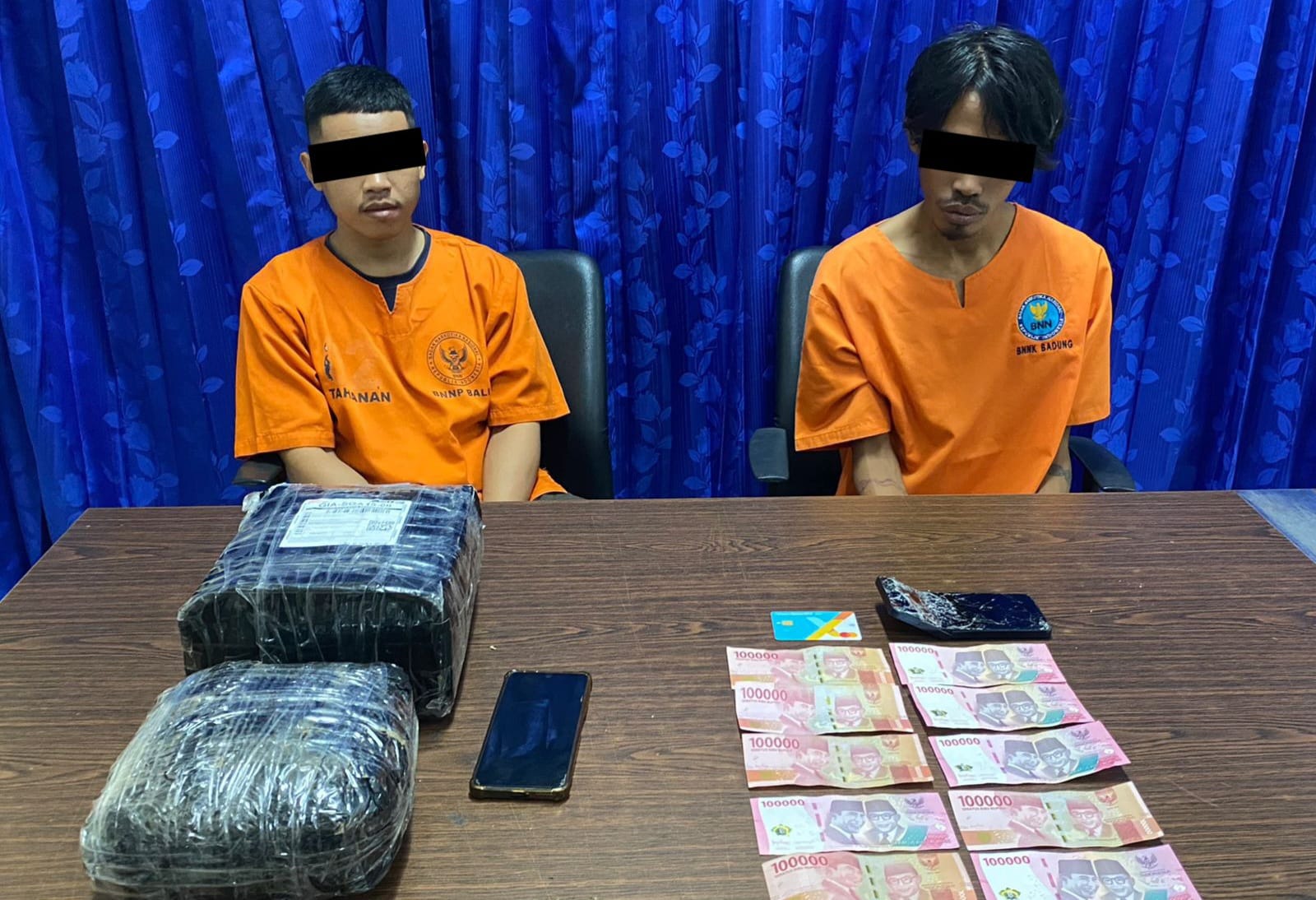 JARINGAN SUMATERA: Para pengedar narkoba jenis ganja. Mereka terlibat jaringan sumatera. Keduanya mendapat tugas mengedarkan narkoba di Buleleng dan Tabanan.