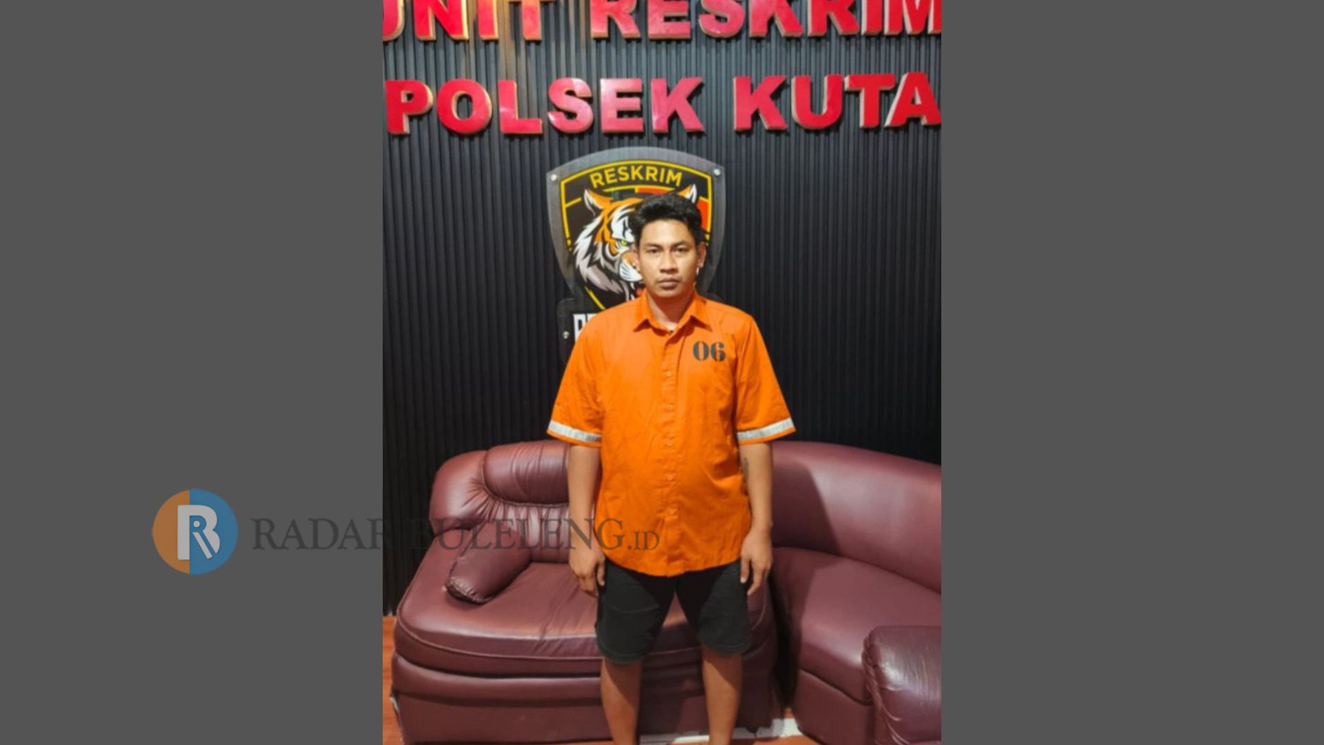 PENCURIAN: Pelaku bernama Hasyin Mubarok, warga Jakarta yang mencuri velg sepeda motor.