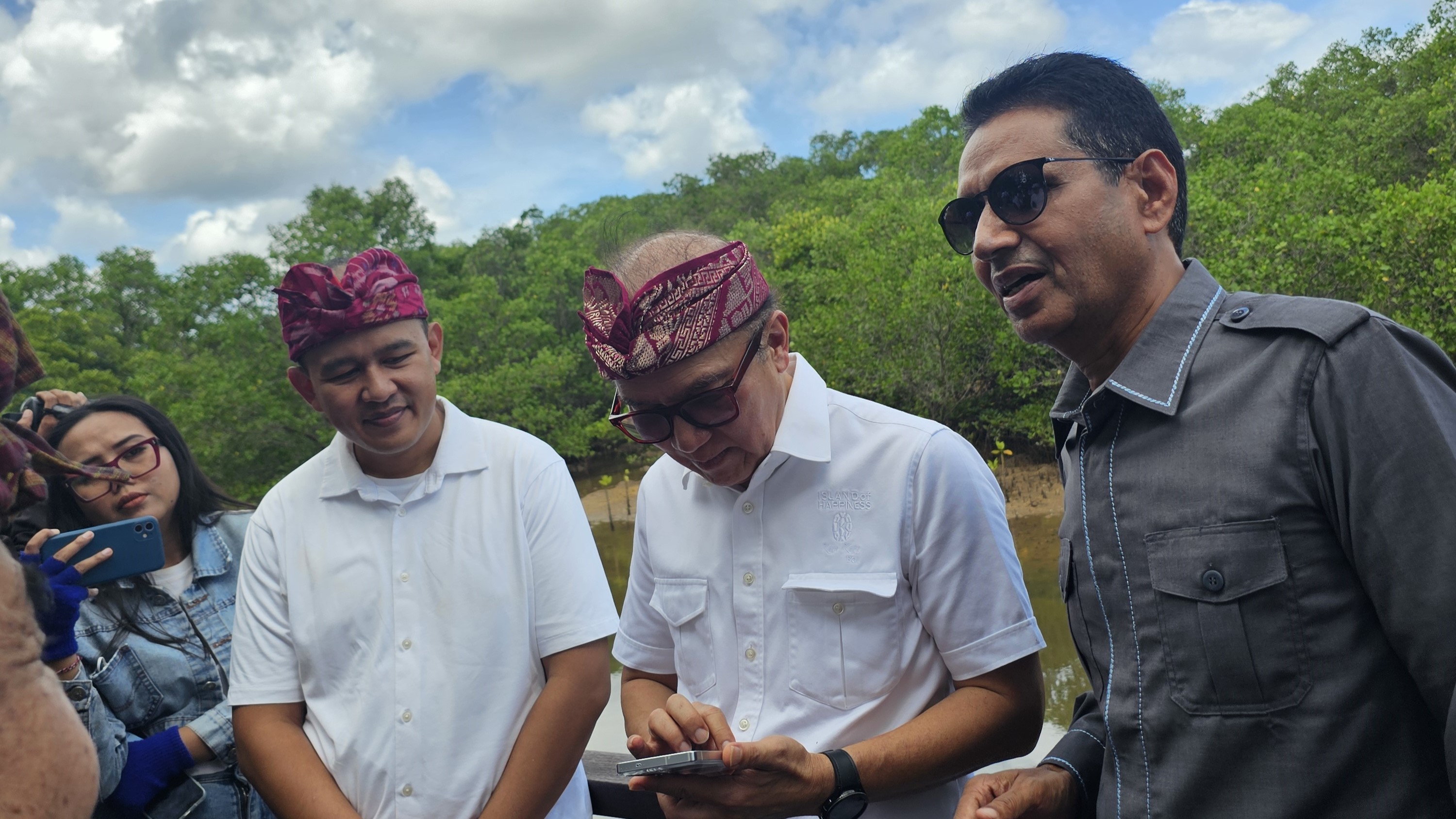 SIDAK: Anggota DPRD Bali, Somvir, saat melakukan sidak ke KEK Kura-Kura.