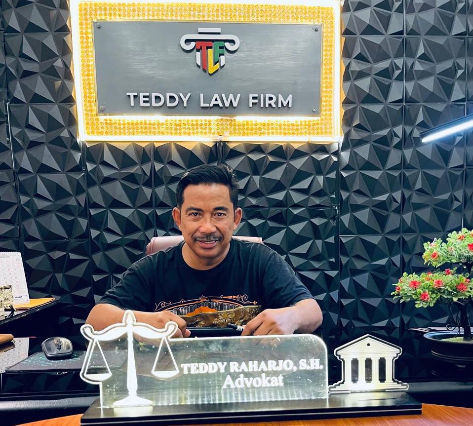 Advokat dari kantor pengacara Teddy Law Firm, Teddy Rahardjo.