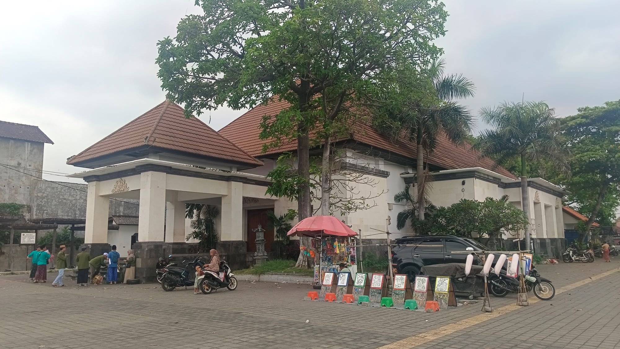 DIREHAB: Gedung MR. Pudja di kawasan Pelabuhan Tua Buleleng. Gedung ini akan diprioritaskan untuk perbaikan.