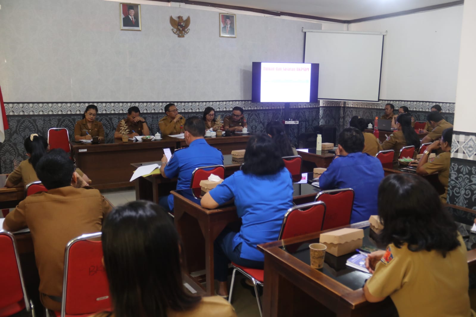 BAHAS KOMPETENSI: Suasana Forum Perangkat Daerah Rencana Kerja BKPSDM Tahun 2027.